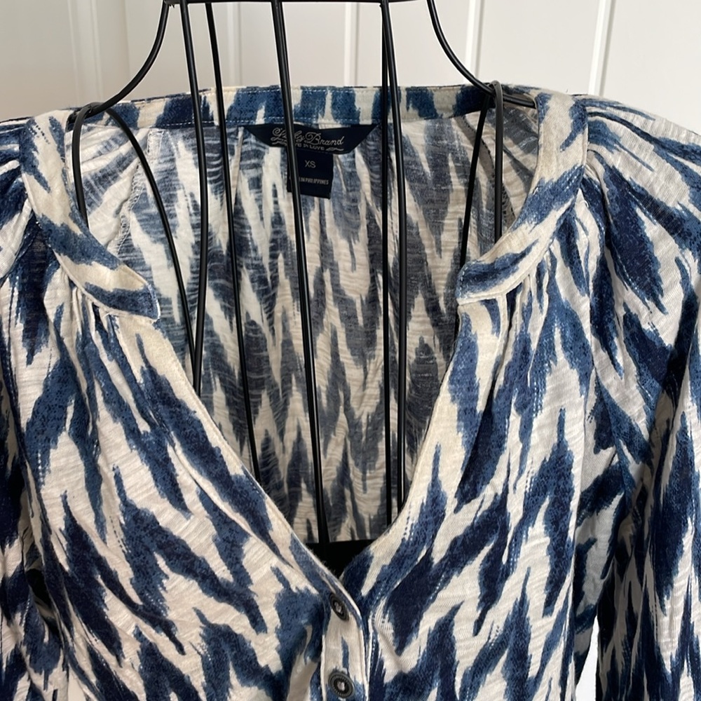Lucky Brand Blue and White Top - Picture 3 of 6
